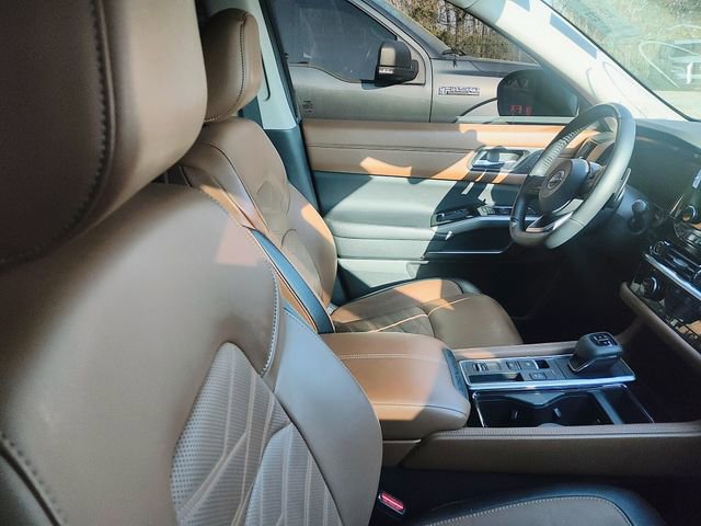 Used 2023 Nissan Pathfinder Platinum image 5