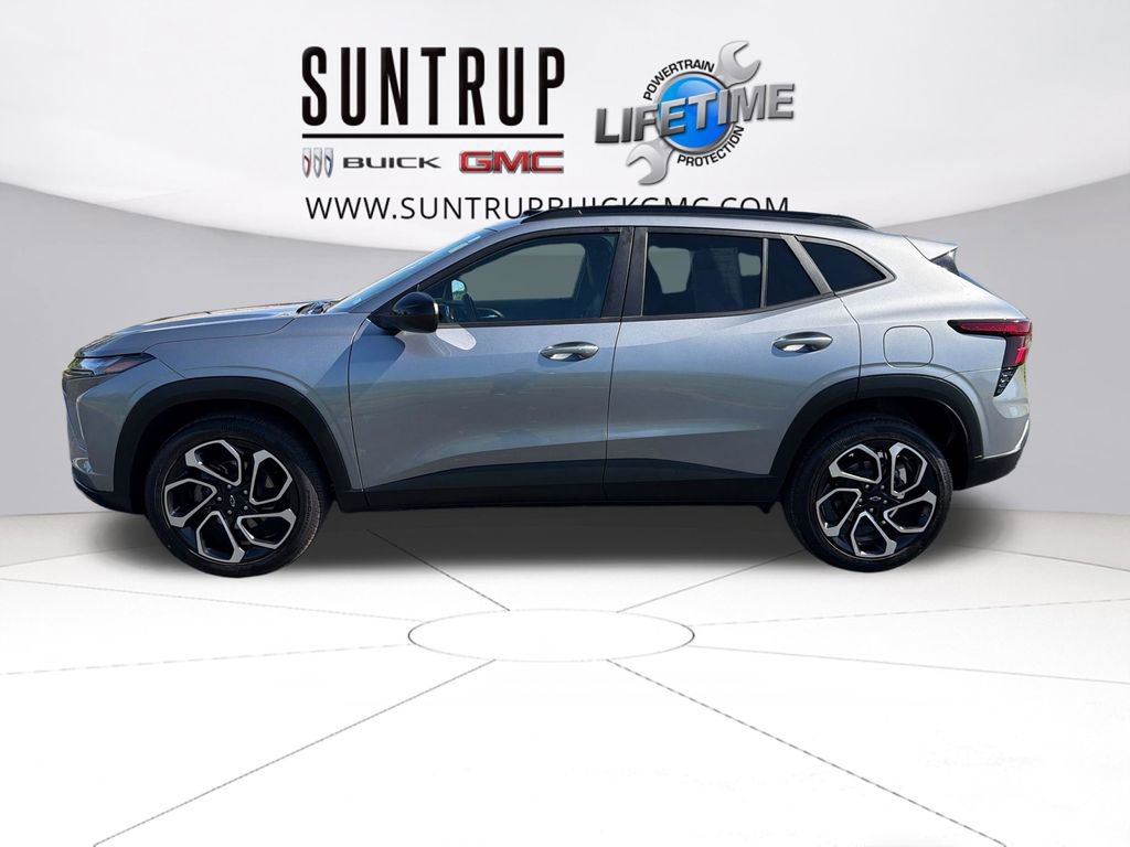 Used 2025 Chevrolet Trax RS w/ Driver Confidence Package FWD image 2