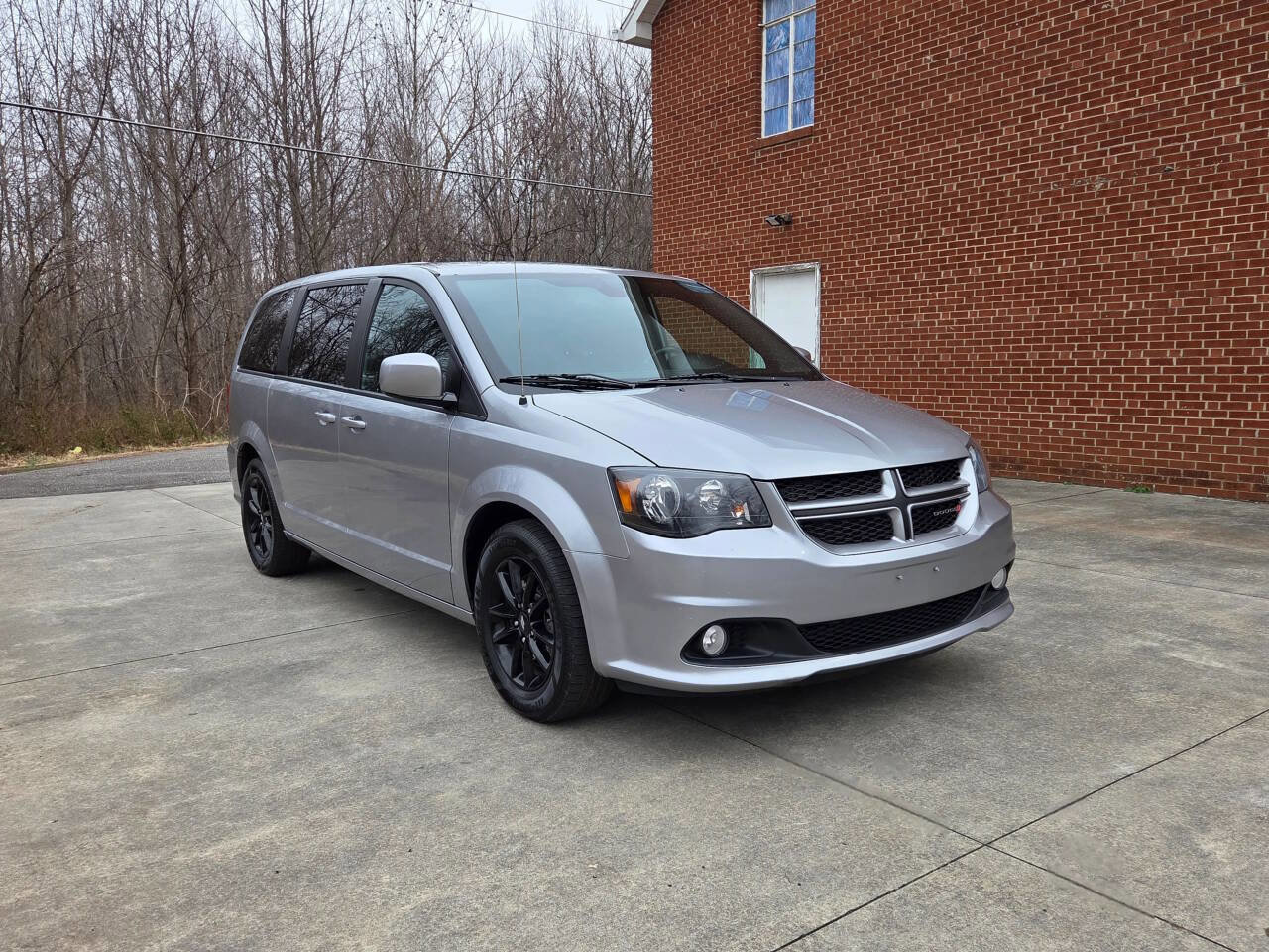 Used 2019 Dodge Grand Caravan GT image 3