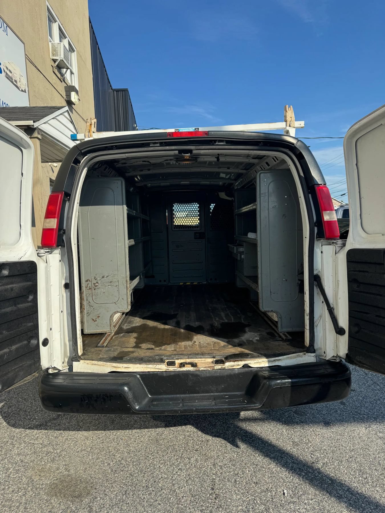 Used 2012 Chevrolet Express 2500 RWD image 14