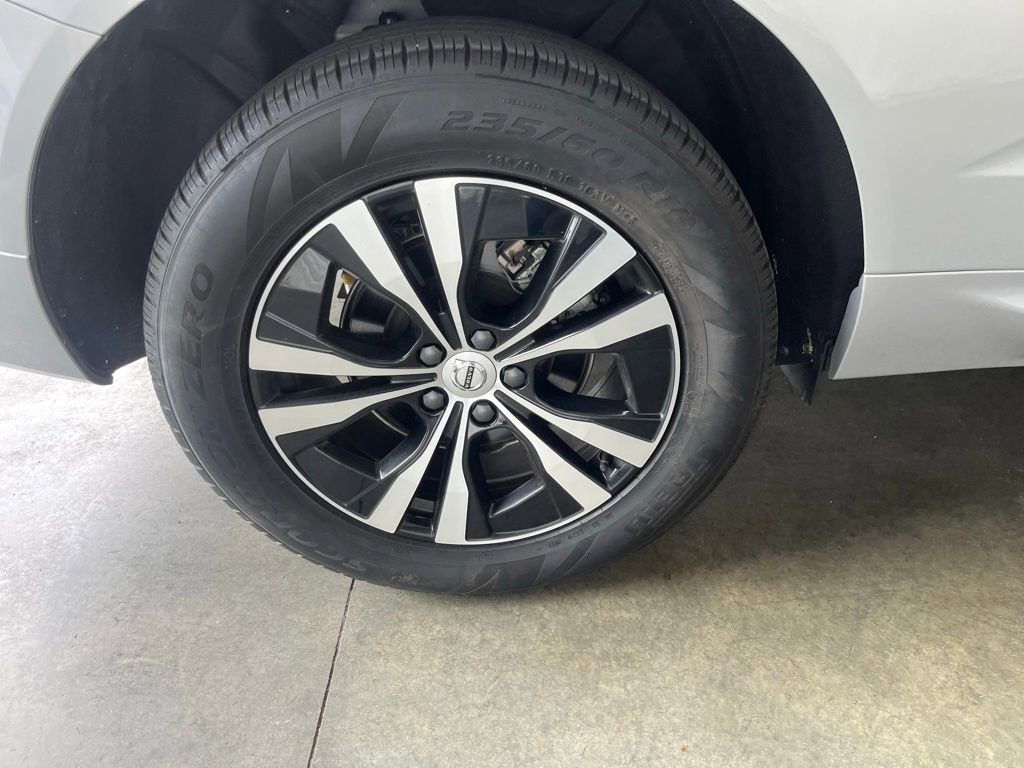 Used 2024 Volvo XC60 B5 Core image 29
