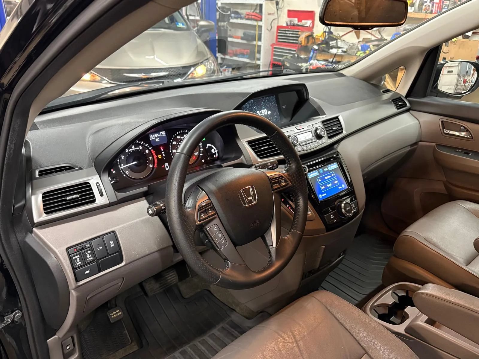 Used 2017 Honda Odyssey EX-L image 18