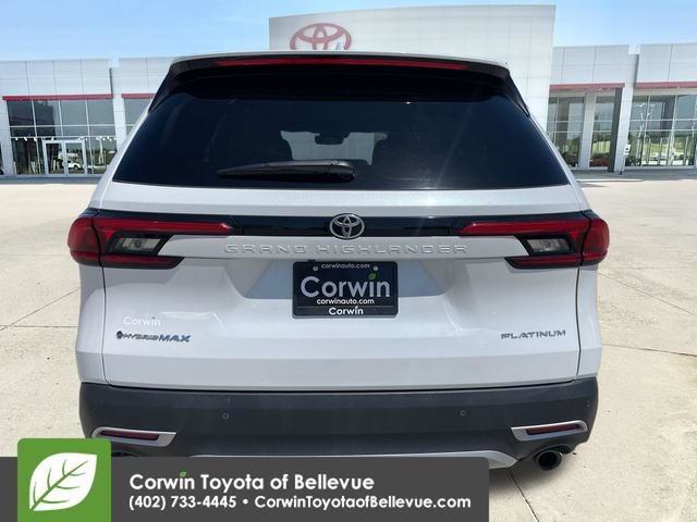 Used 2024 Toyota Grand Highlander AWD Hybrid image 4