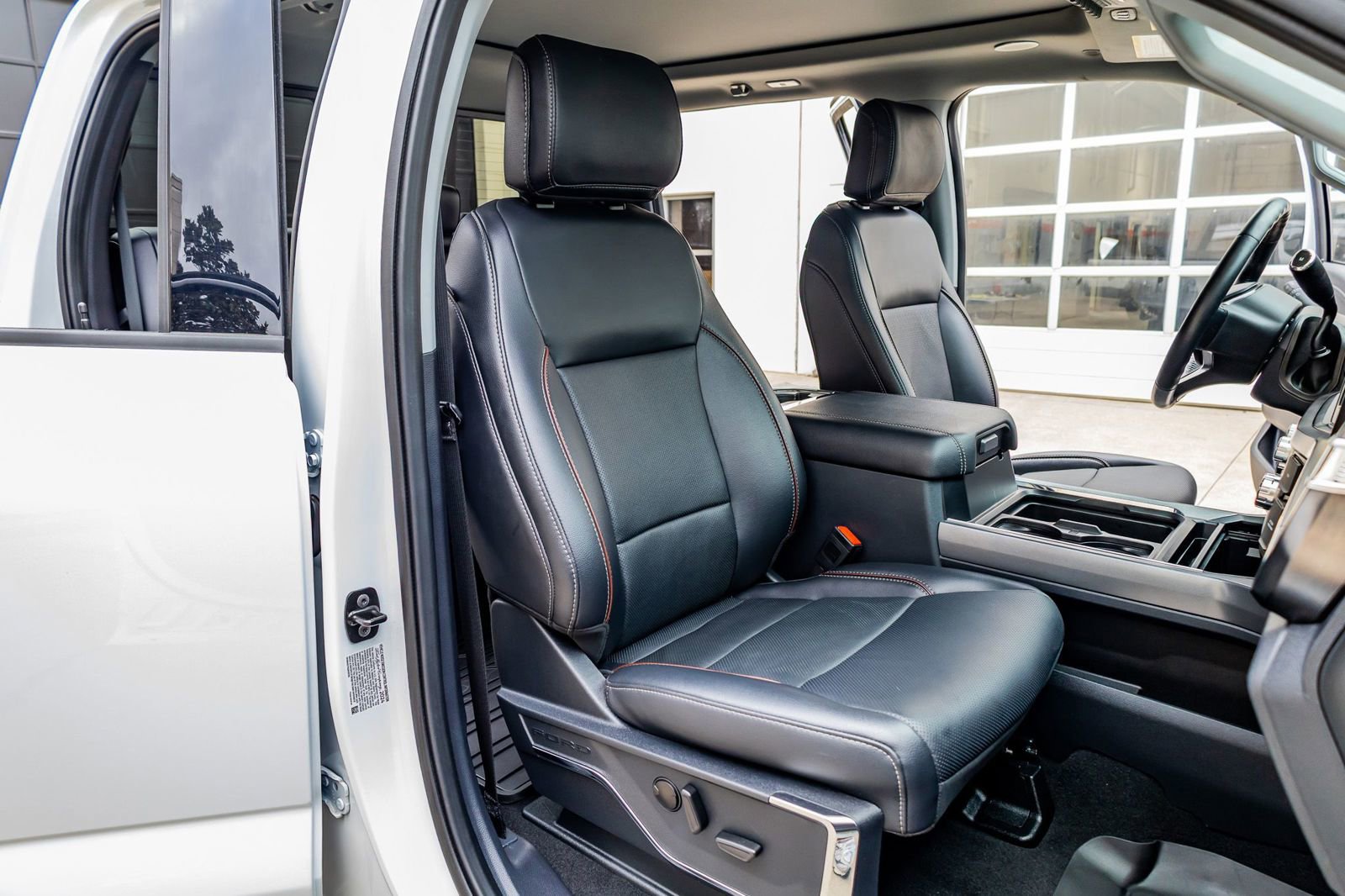 Used 2024 Ford F350 Lariat w/ Lariat Ultimate Package image 30