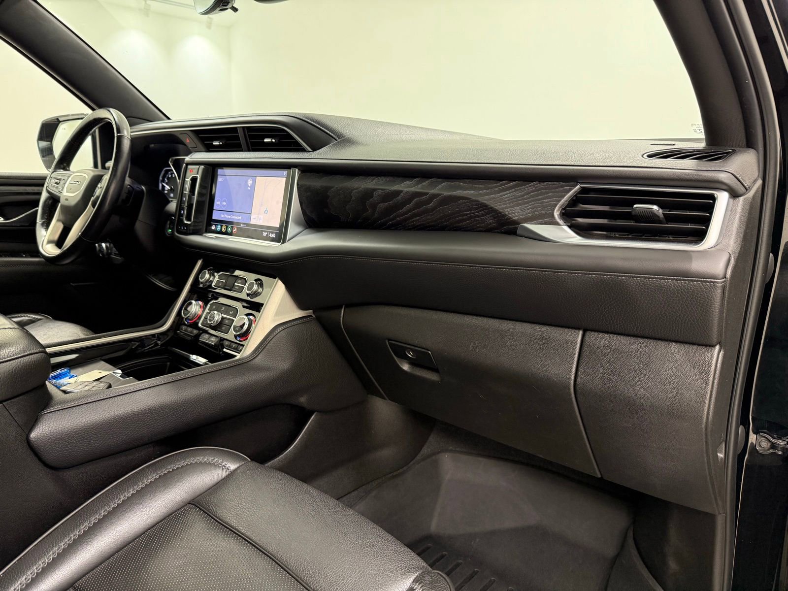 Used 2021 GMC Yukon Denali w/ Denali Premium Package image 34