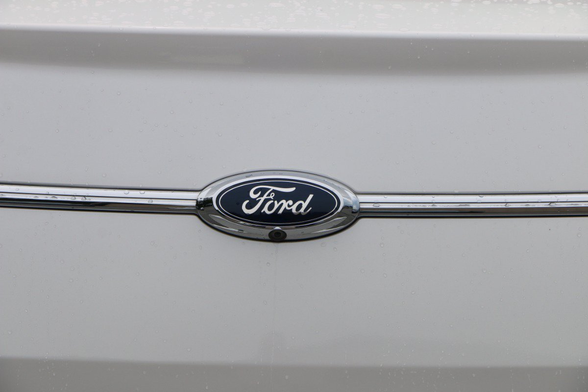 Used 2014 Ford Taurus SEL w/ Equipment Group 201A FWD image 5