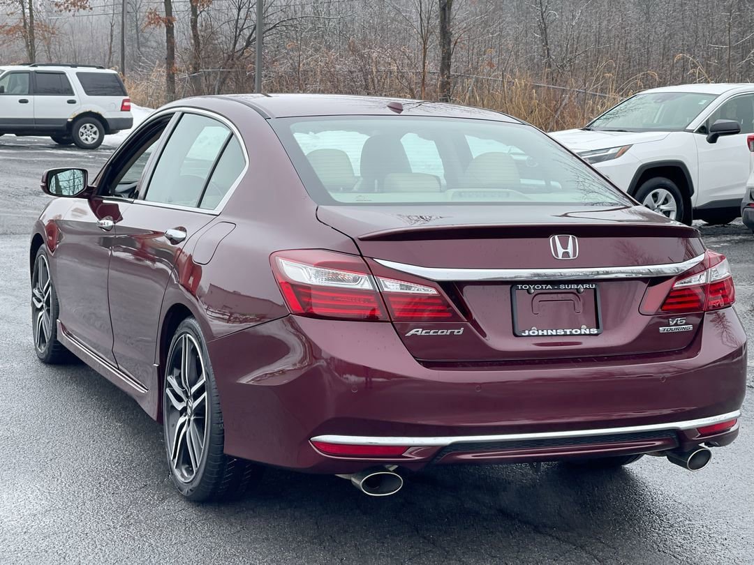 Used 2016 Honda Accord Touring image 14
