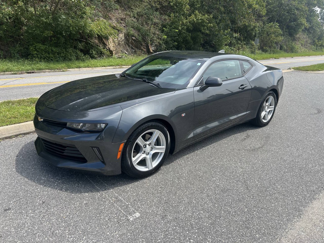 Used 2017 Chevrolet Camaro LT RWD image 2