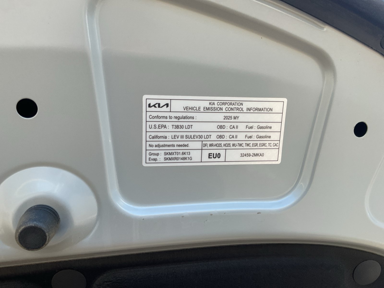 Used 2025 Kia Carnival EX FWD image 24