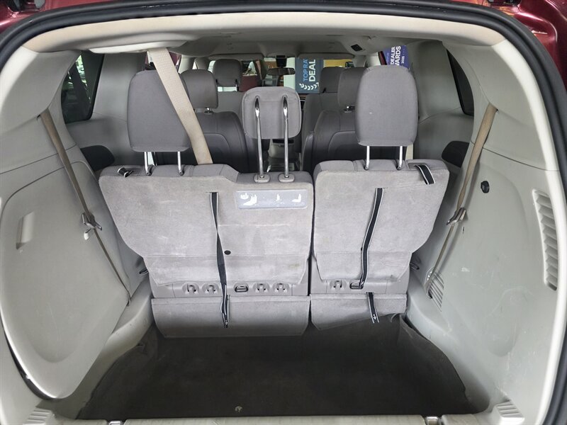 Used 2021 Chrysler Voyager LX FWD image 19