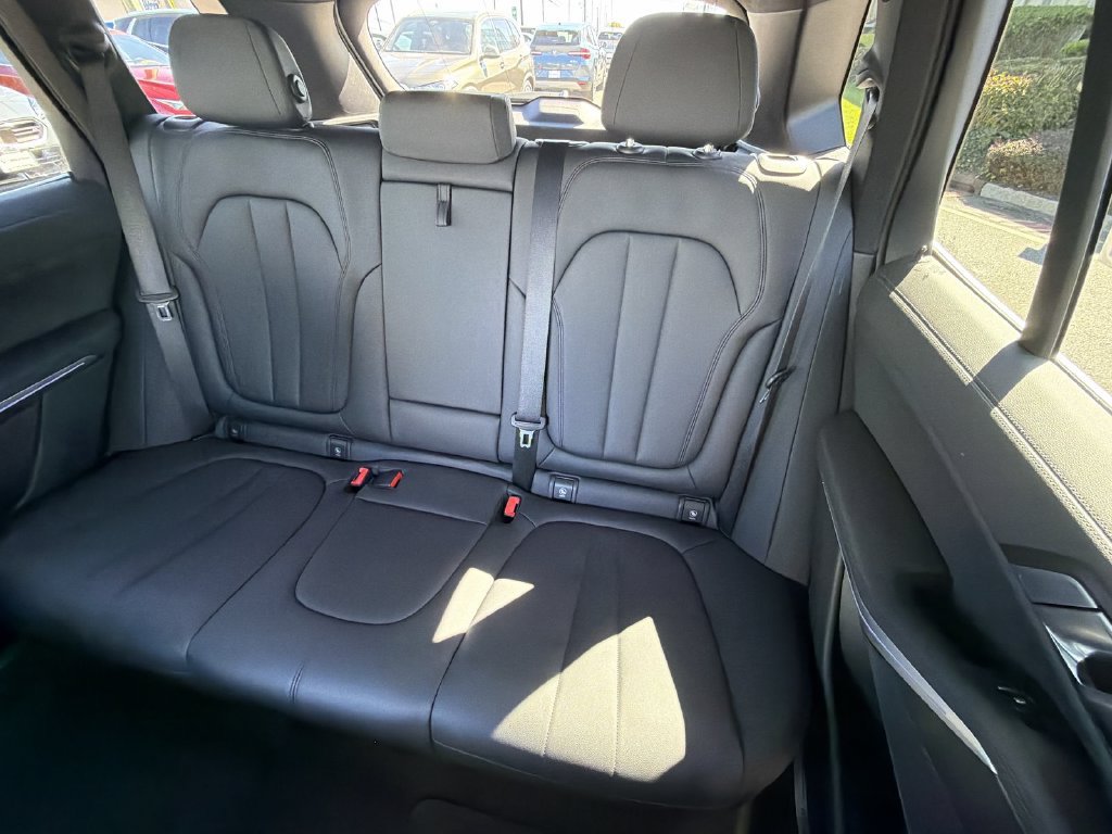 Used 2022 BMW X5 xDrive40i AWD/4WD image 21