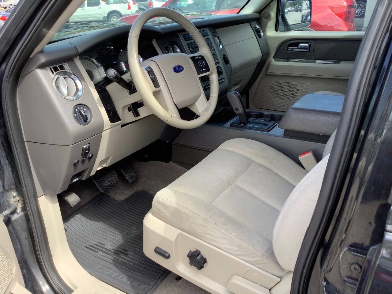 Used 2013 Ford Expedition XLT w/ HD Trailer Tow Pkg AWD/4WD image 31
