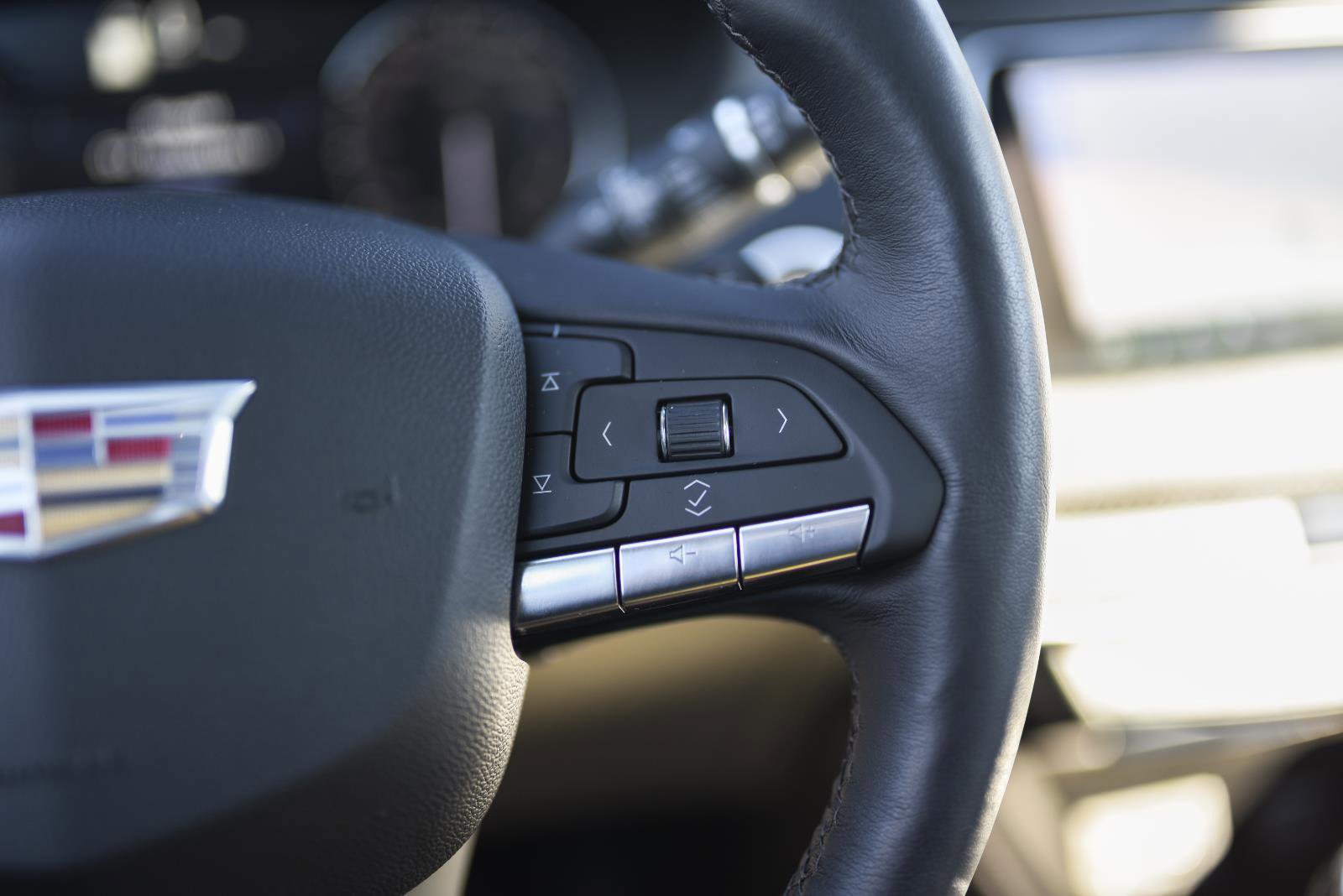 Used 2022 Cadillac XT4 Premium Luxury w/ Enhanced Visibility Package image 27