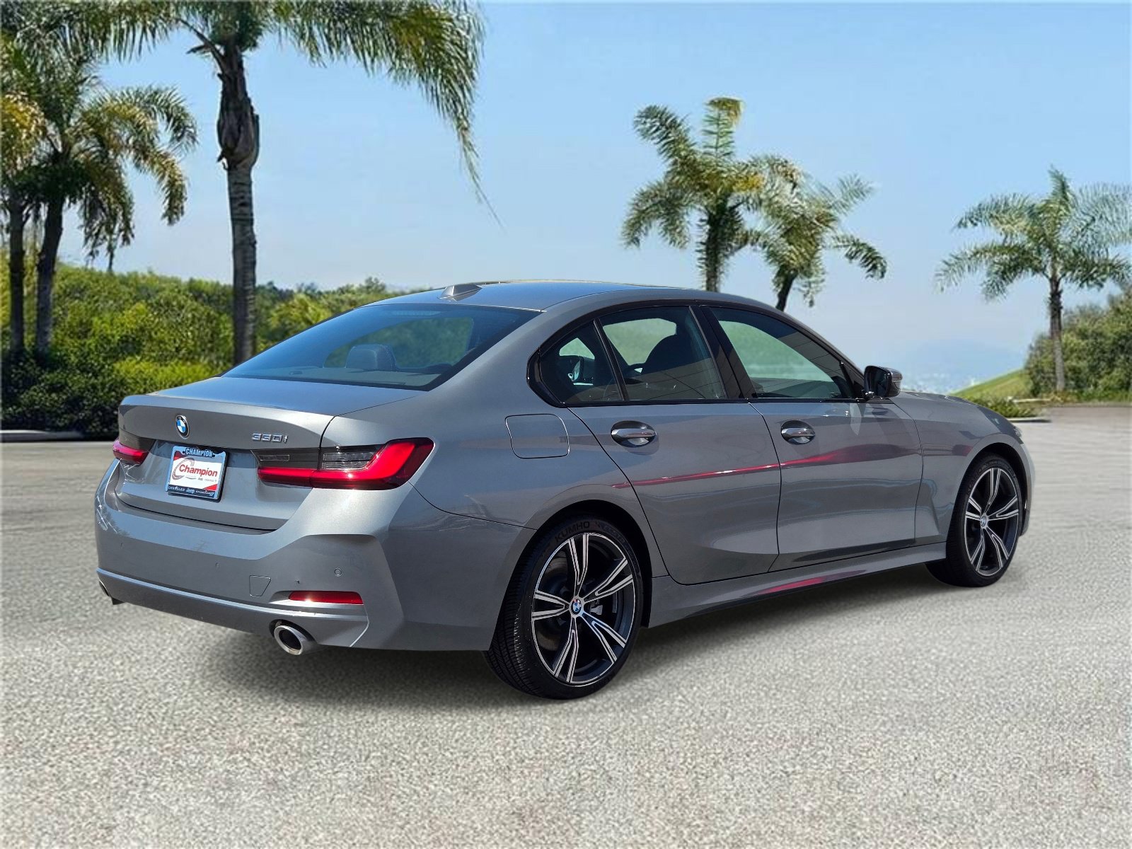 Used 2023 BMW 330i Sedan w/ Driving Assistance Package RWD image 4