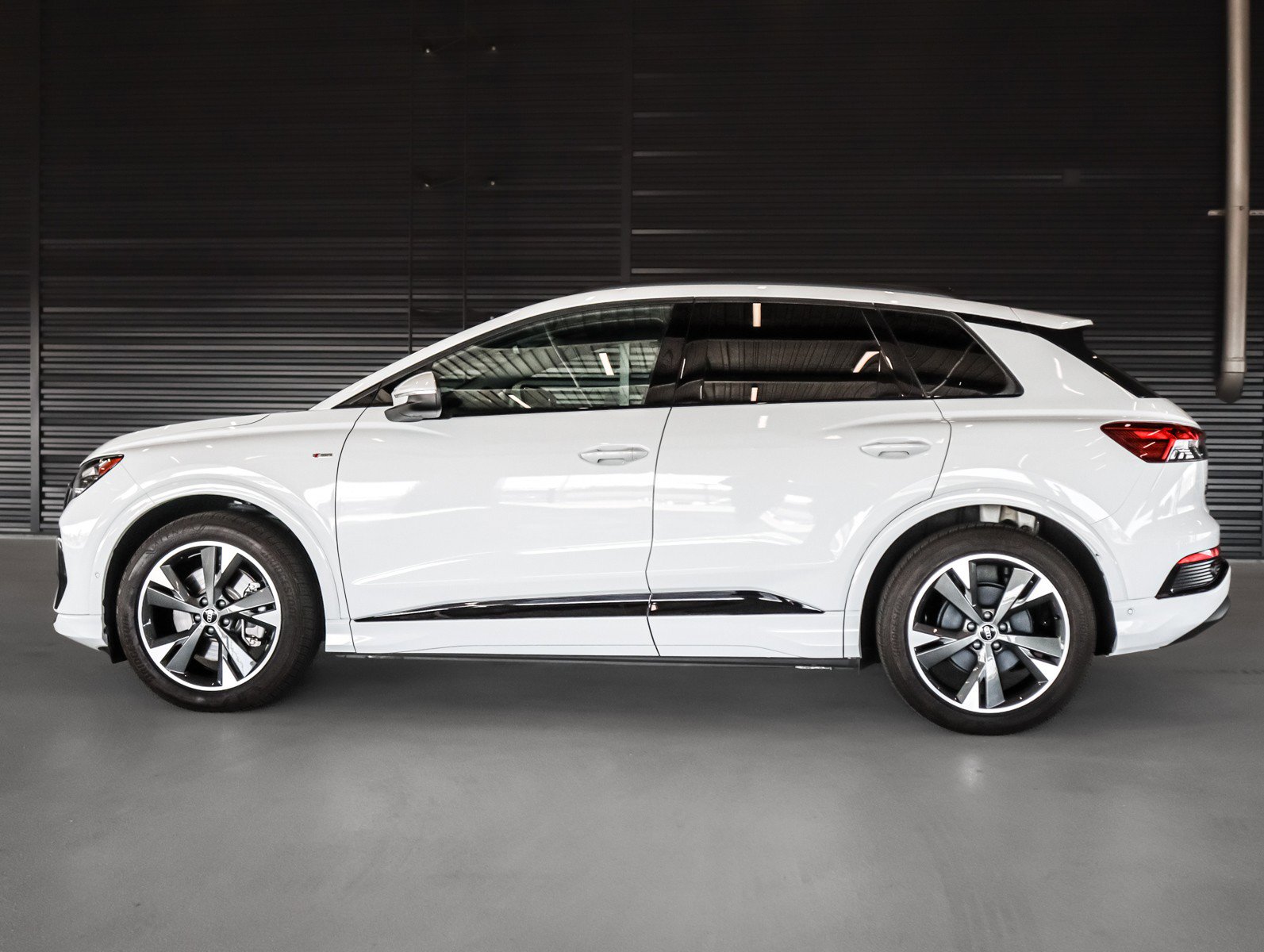 Certified 2024 Audi Q4 e-tron Premium Plus image 10