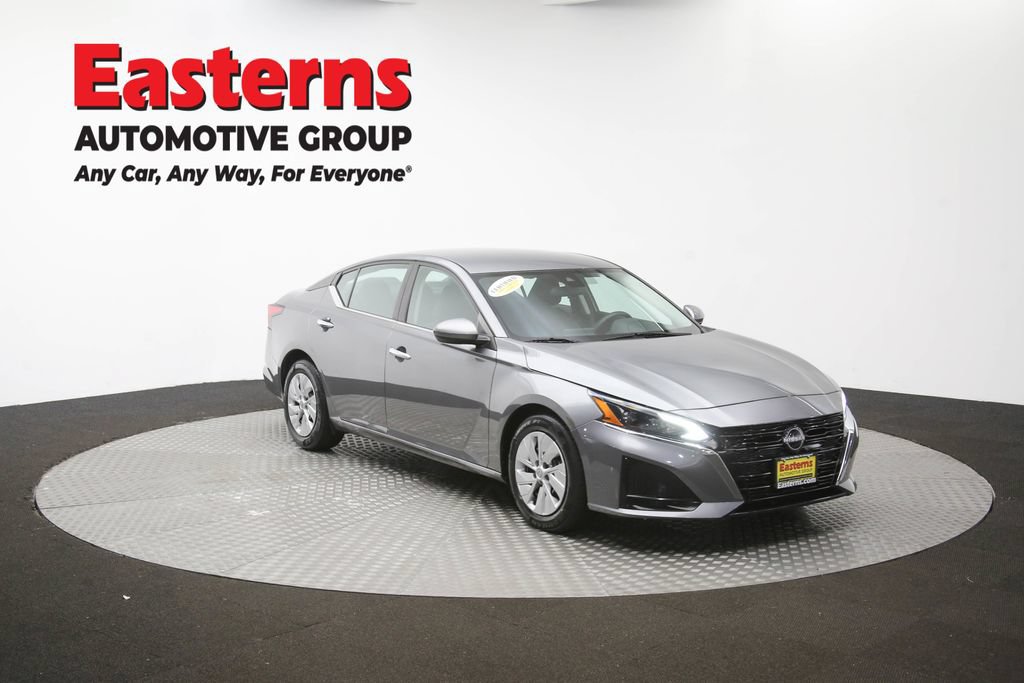 Used 2023 Nissan Altima 2.5 S FWD image 43