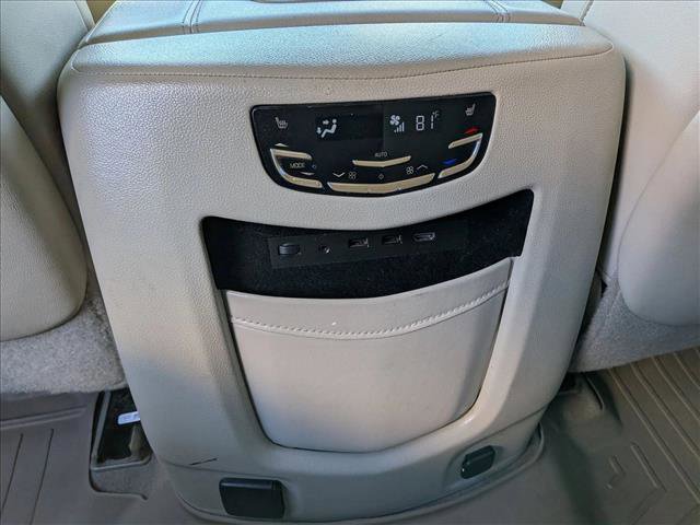 Used 2019 Cadillac Escalade Premium Luxury image 19