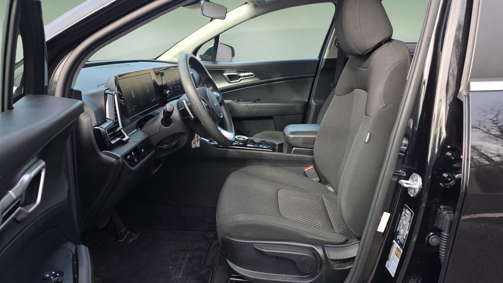 Used 2023 Kia Sportage LX image 10