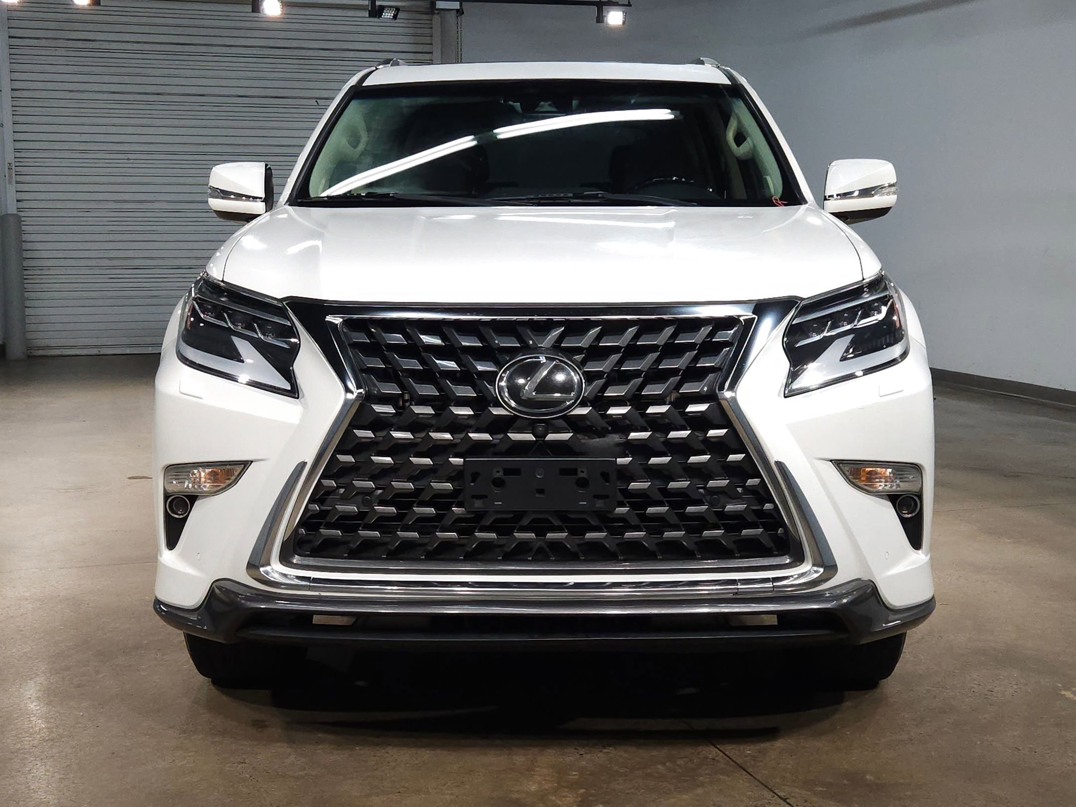 Used 2021 Lexus GX 460 Luxury w/ Sport Design Package AWD/4WD image 2