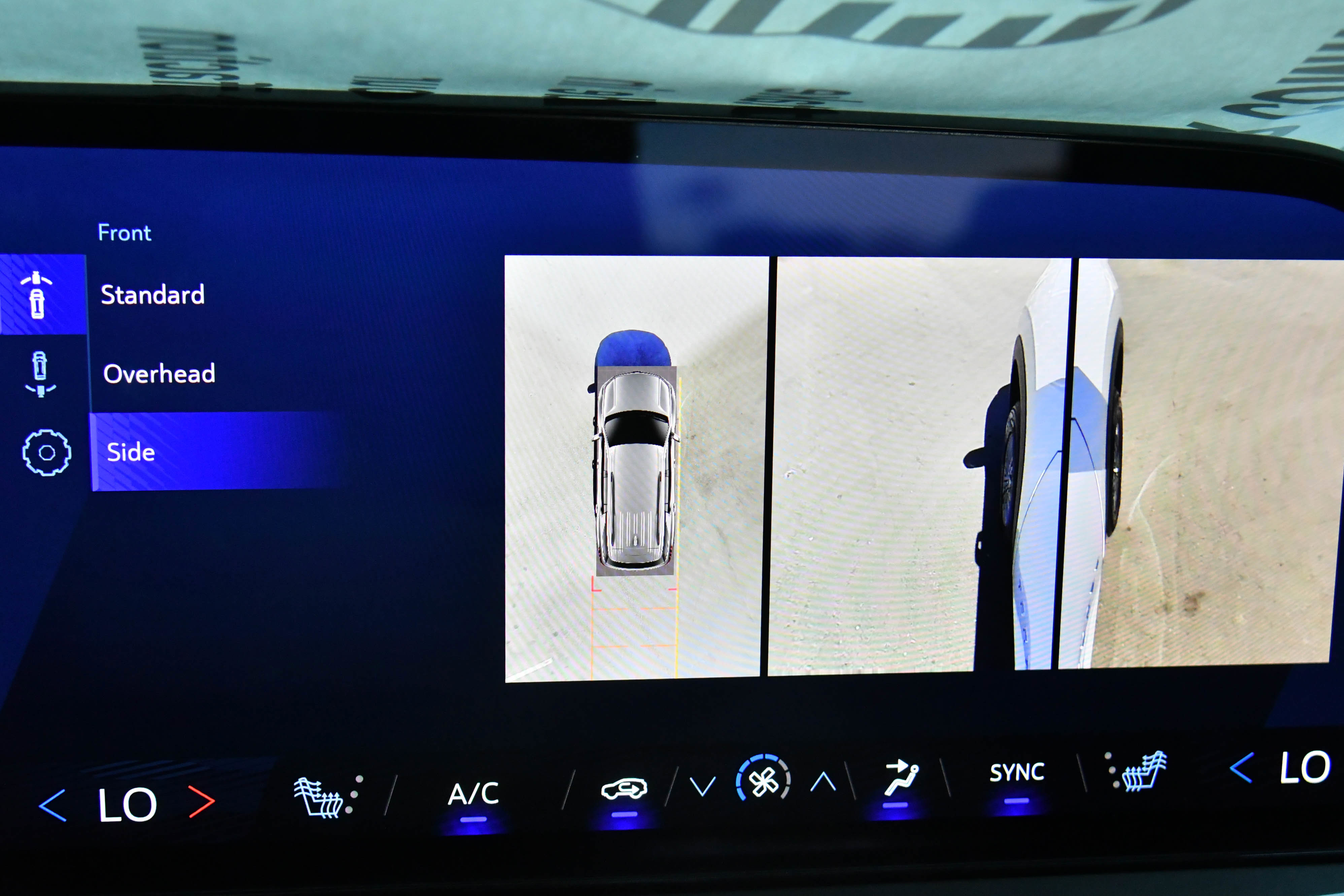 Used 2024 Chevrolet Traverse LT image 25