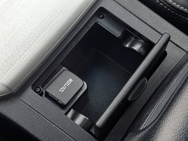 Used 2014 Toyota Camry SE w/ Moonroof Package image 28