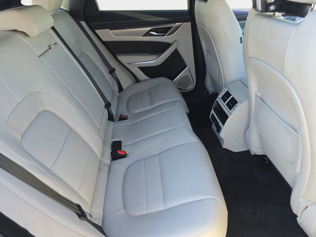 Used 2025 Jaguar F-PACE R-Dynamic S image 11
