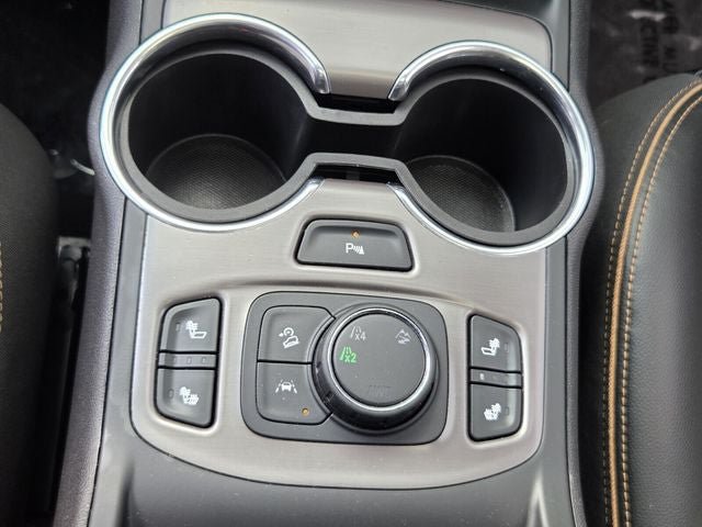 Used 2022 GMC Terrain AT4 w/ Tech Package AWD/4WD image 22