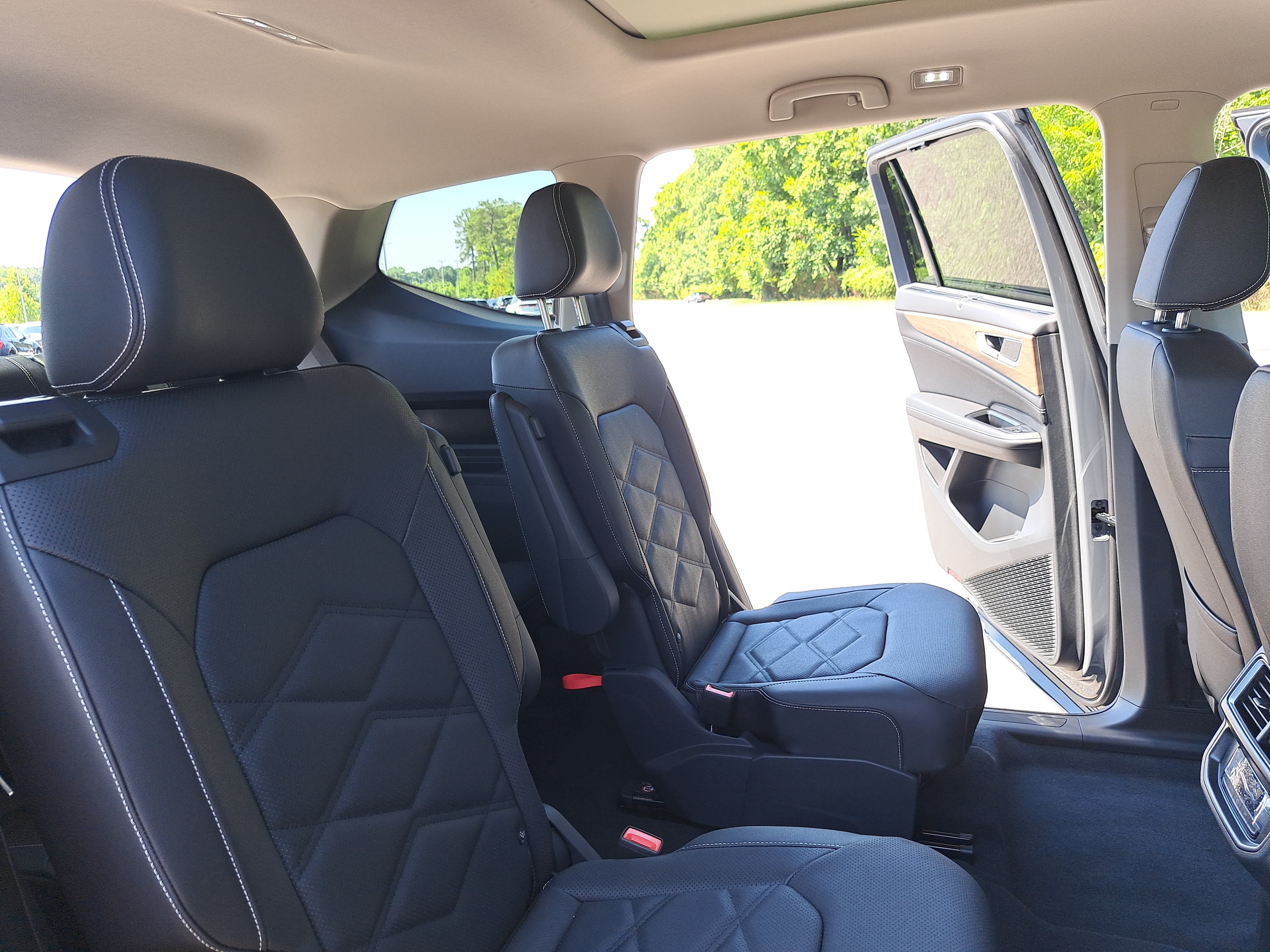 New 2026 Volkswagen Atlas SE FWD image 12