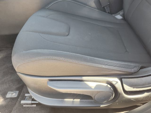 Used 2023 Hyundai Elantra SEL w/ Cargo Package image 18