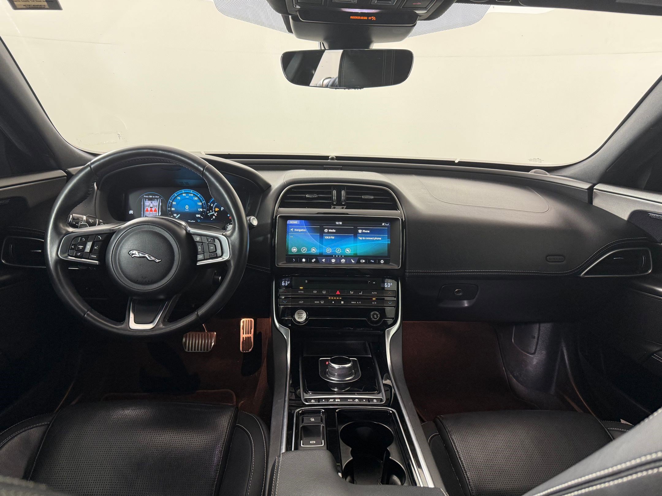 Used 2019 Jaguar XE Landmark Edition image 16