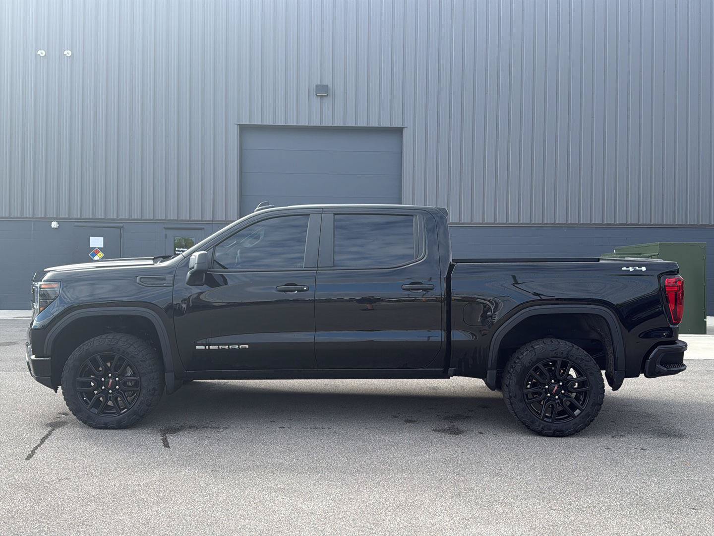 Used 2024 GMC Sierra 1500 Pro w/ Graphite Edition AWD/4WD image 6