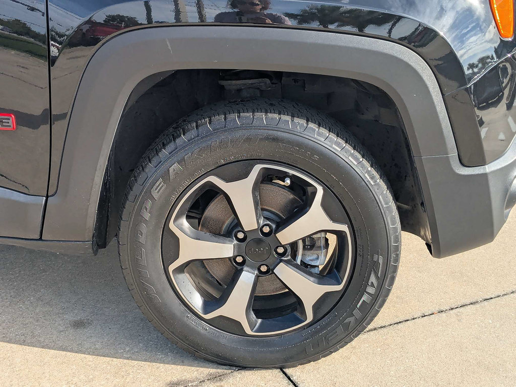 Used 2020 Jeep Renegade Trailhawk w/ Premium Leather Group AWD/4WD image 11