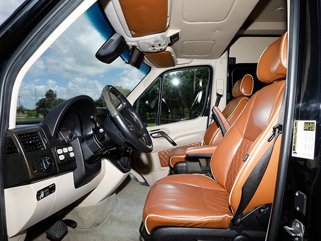Used 2017 Mercedes-Benz Sprinter 3500 image 10
