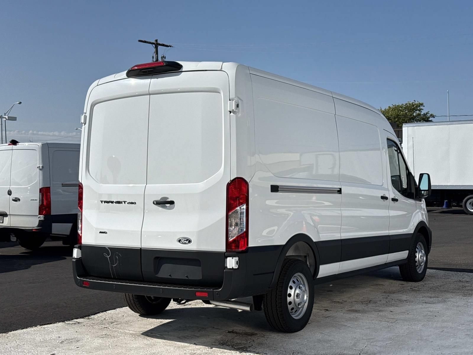 New 2026 Ford Transit 250 148 Medium Roof Extended AWD w/ Load Area Protection Package image 3