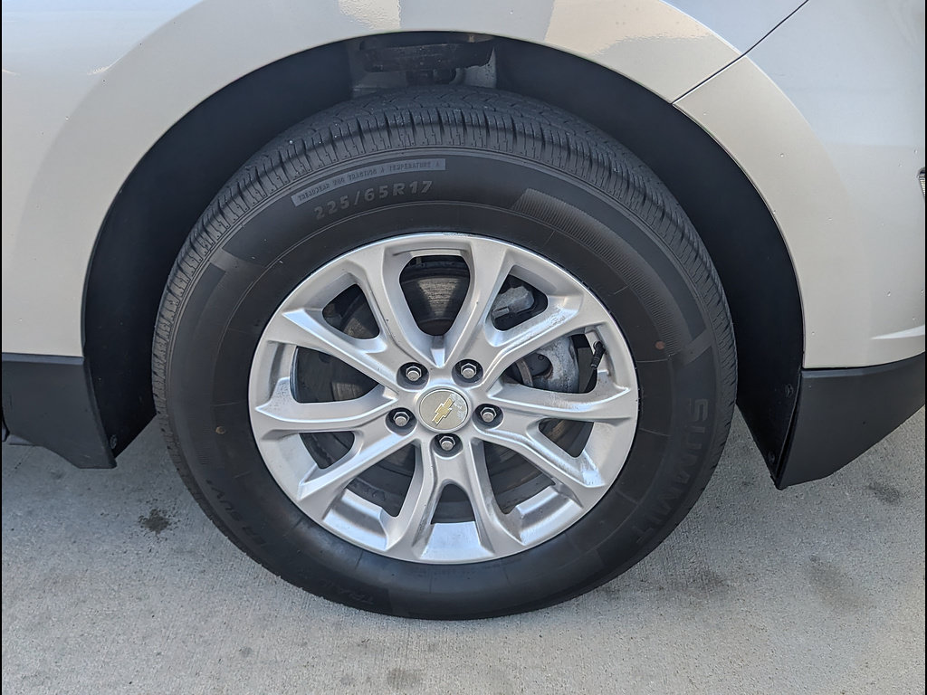 Used 2020 Chevrolet Equinox LS w/ LS Convenience Package AWD/4WD image 15