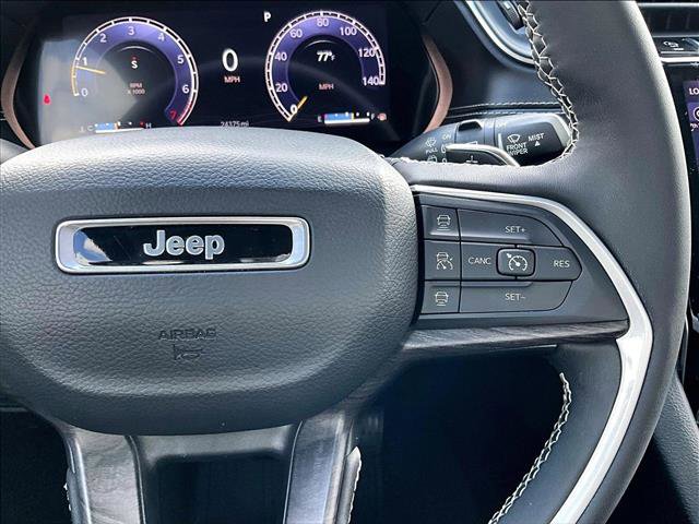 Used 2023 Jeep Grand Cherokee L Limited RWD image 21