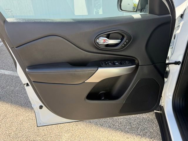 Used 2022 Jeep Cherokee Limited w/ Mopar Interior Package image 15