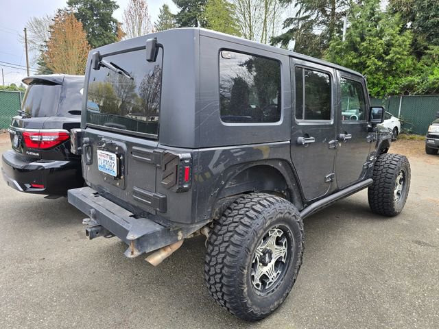 Used 2010 Jeep Wrangler Unlimited Sahara w/ Limited Group AWD/4WD image 3
