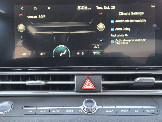 Certified 2025 Hyundai Elantra SEL FWD image 12