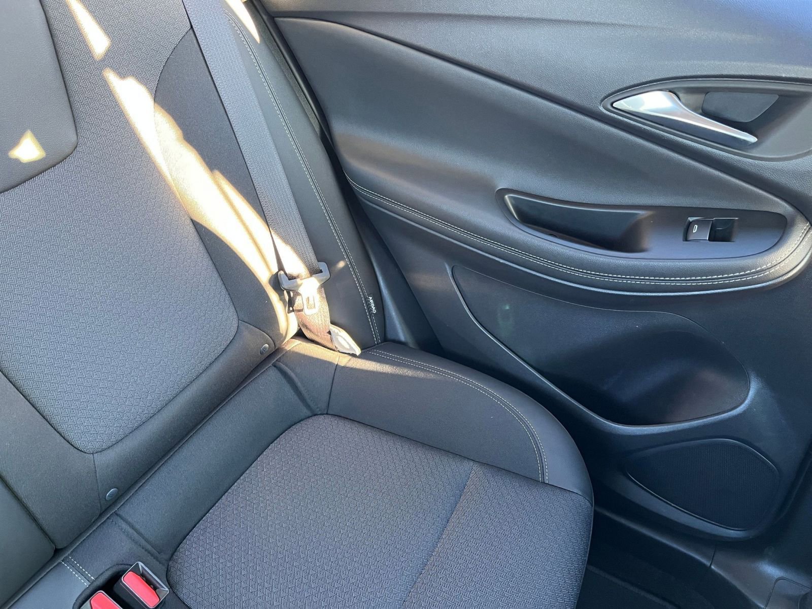 Used 2025 Buick Encore GX Preferred image 37