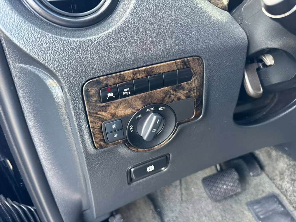 Used 2016 Mercedes-Benz Metris Passenger image 28
