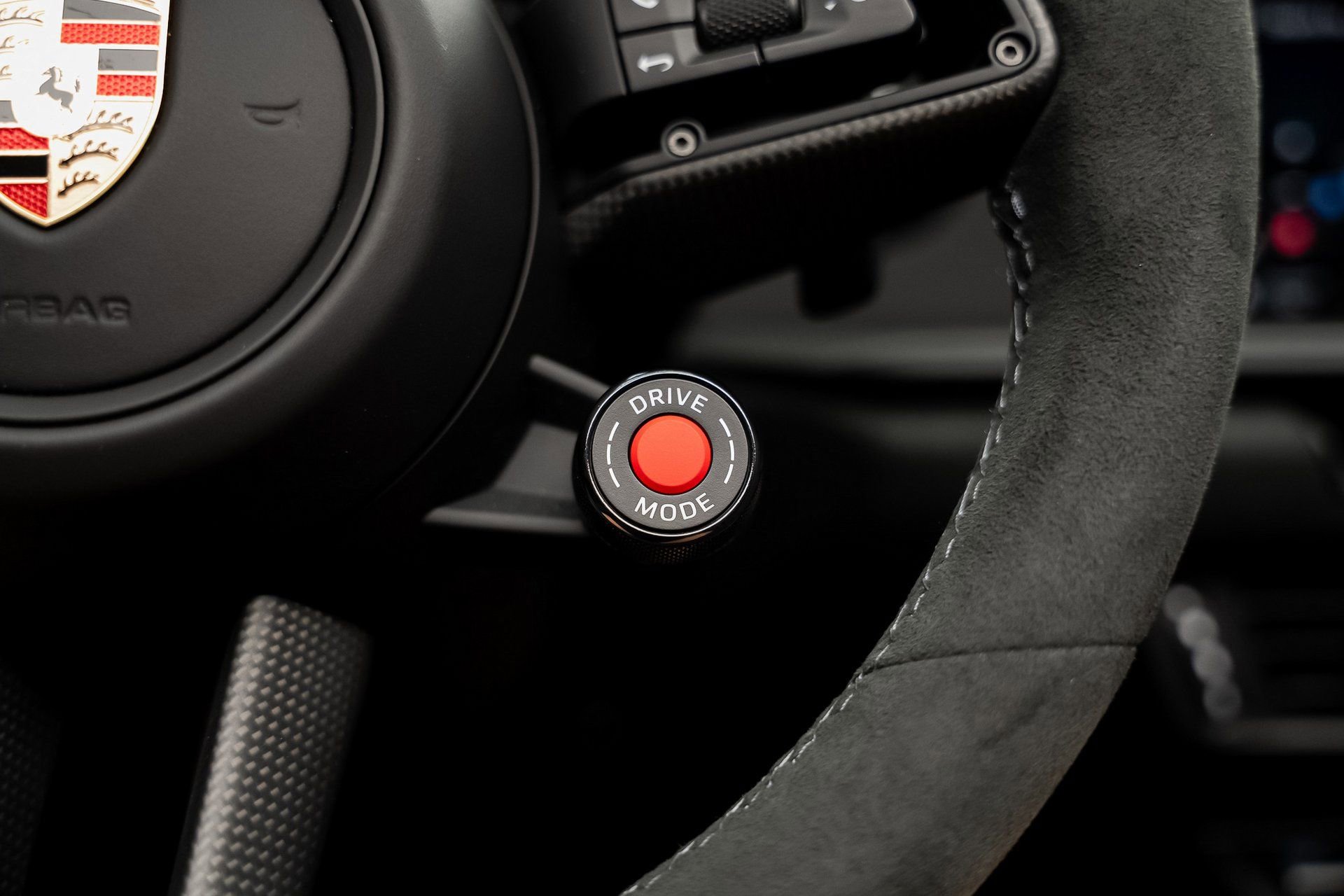 Used 2025 Porsche 911 Targa 4 GTS w/ Premium Package image 47