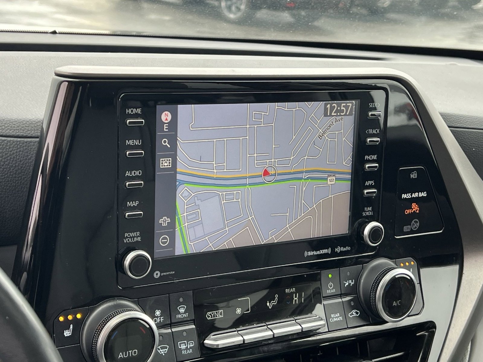 Used 2021 Toyota Highlander XLE image 20