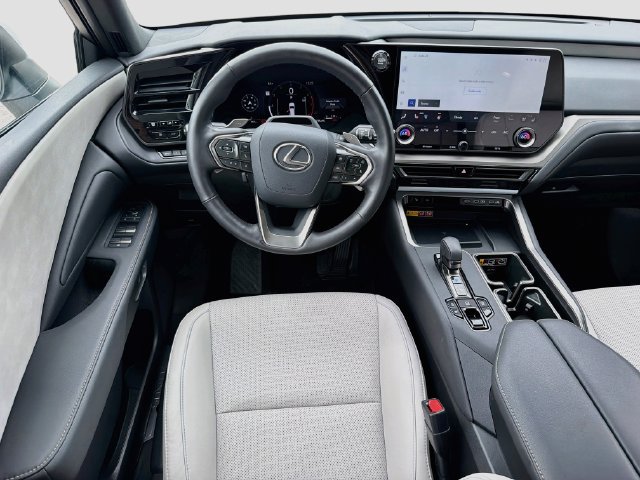 Used 2026 Lexus TX 350 AWD w/ Technology Package image 18