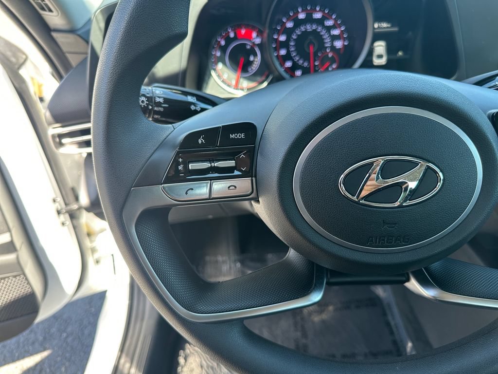 Used 2022 Hyundai Elantra SEL w/ Cargo Package FWD image 16