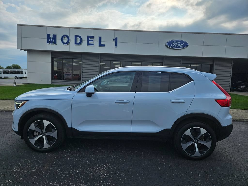 Used 2024 Volvo XC40 B5 Plus