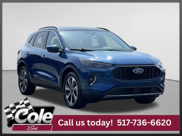 Used 2023 Ford Escape Platinum w/ Premium Technology Package AWD/4WD image 1
