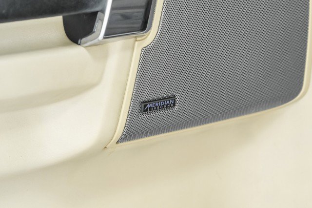 Used 2015 Land Rover LR4 HSE LUX image 46