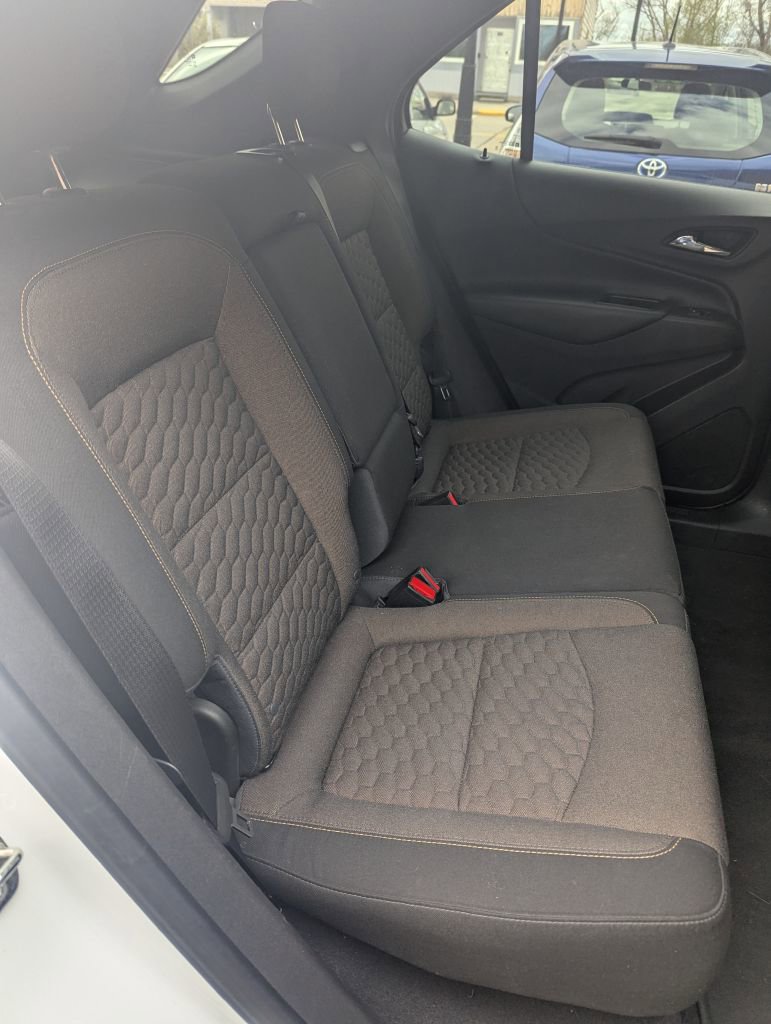 Used 2019 Chevrolet Equinox LT w/ Driver Convenience Package image 17