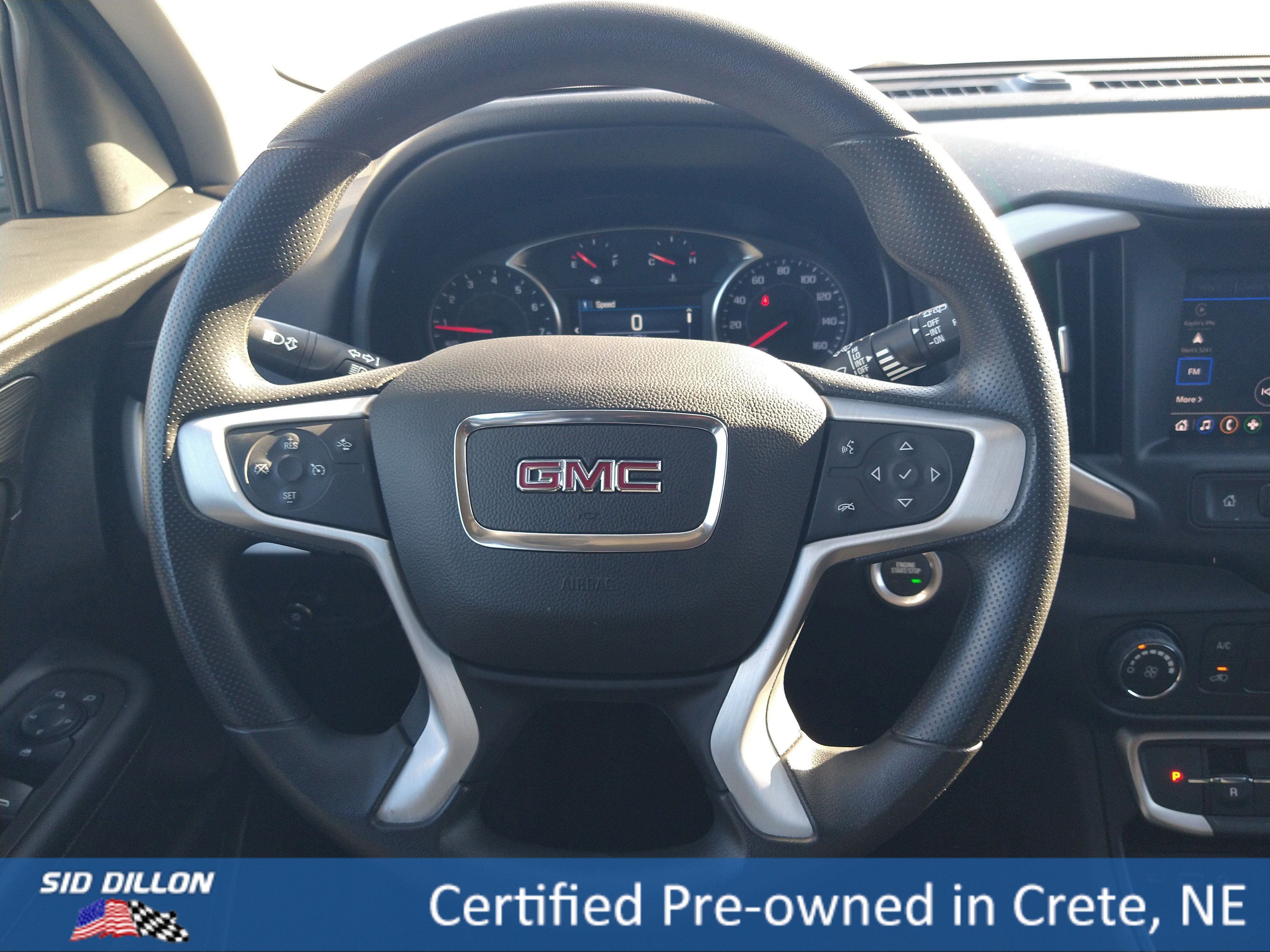 Used 2024 GMC Terrain SLE image 2